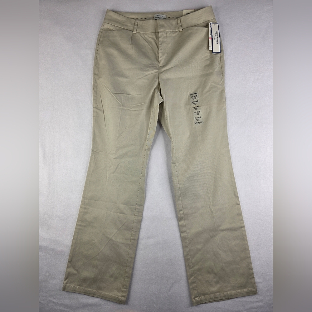 NWT Dockers Sz 10 Khaki Mid-Rise Ideal Fit Metro Pants Bootcut 3340-K